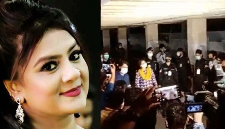 র্যাবের অভিযানে আটক হেলেনা জাহাঙ্গীর