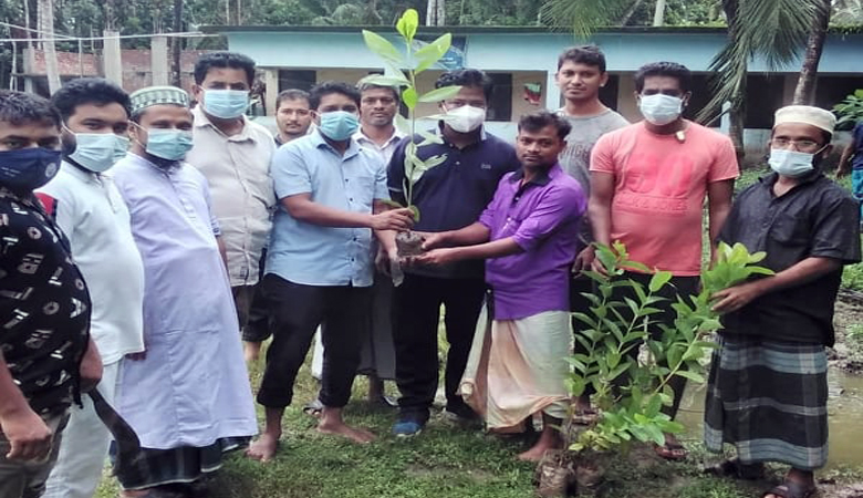 মানব কল্যাণ ও সামাজিক দায়বদ্ধতা থেকে বৃক্ষরোপণ কর্মসূচি পালিত