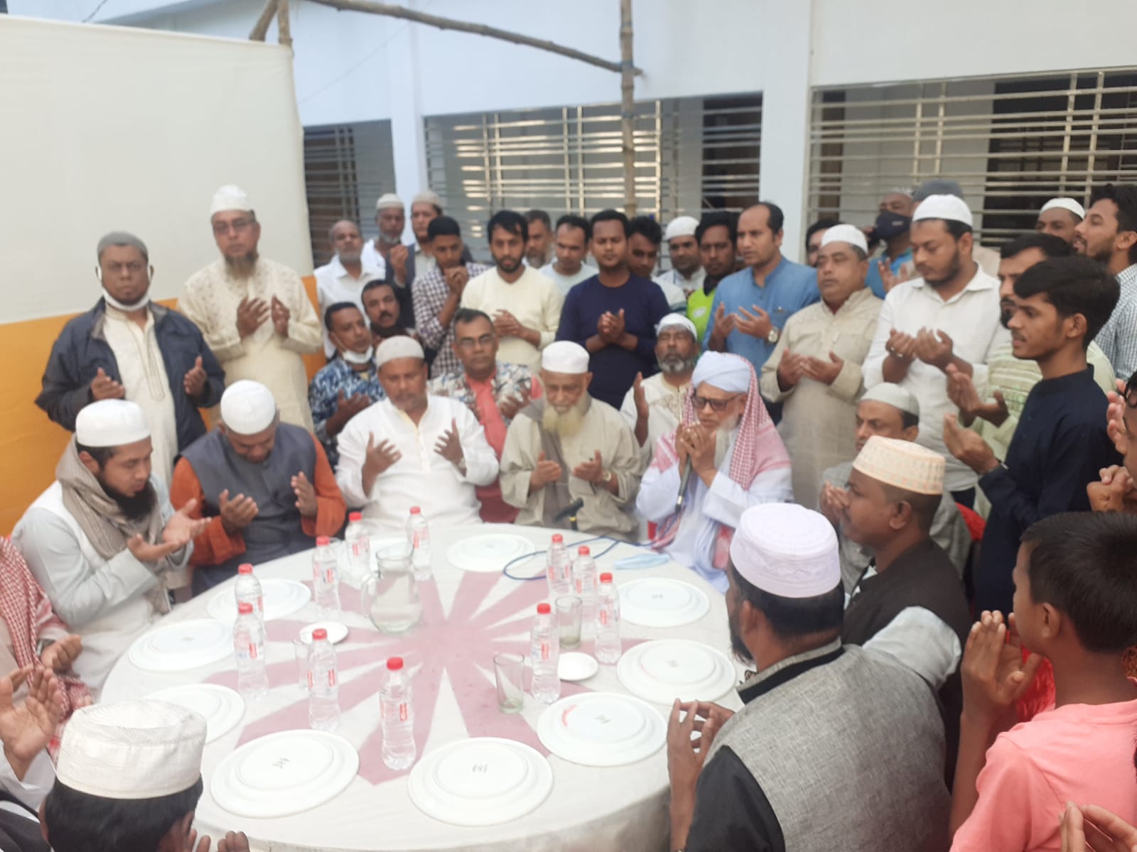 হাজী মোশারফের মায়ের কুলখানি উপলক্ষে মিলাদ ও দোয়া অনুষ্ঠিত
