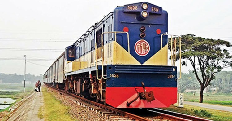ট্রেনপ্রেমী যাত্রীসংখ্যা কি বাড়ছে?