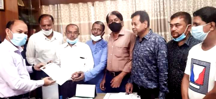 দ্রব্যমূল্যের ঊর্ধ্বগতির প্রতিবাদে জেলা প্রশাসক বরাবর বিএনপির স্মারকলিপি প্রদান
