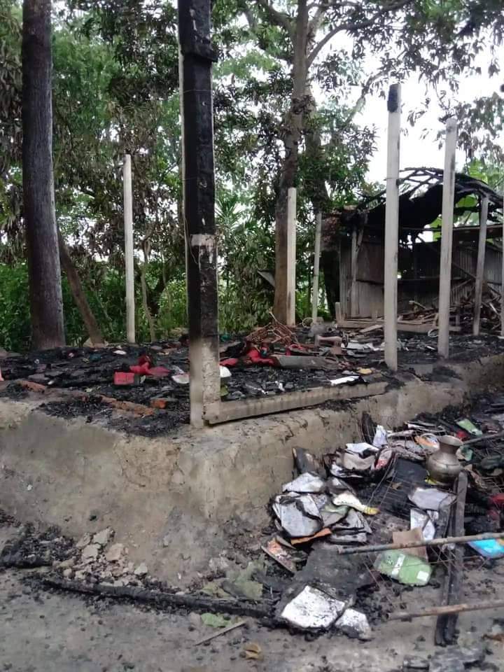 মতলবে অগ্নিকাণ্ডে দু'টি বসত ঘর পুরে ছাই : সাড়ে তিন লক্ষ টাকার ক্ষয়ক্ষতি