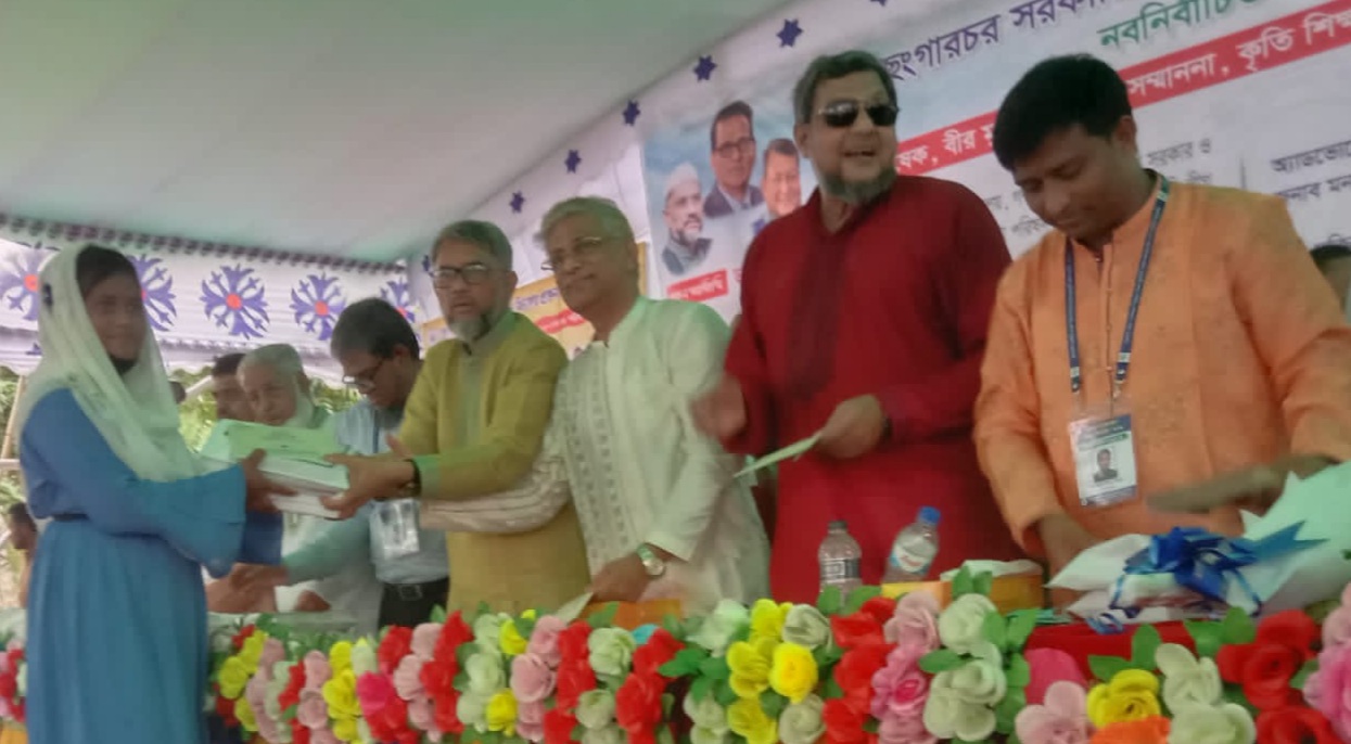 শিক্ষার্থীদের বড় বড় স্বপ্ন দেখতে হবে : পরিকল্পনা প্রতিমন্ত্রী ড. শামসুল আলম