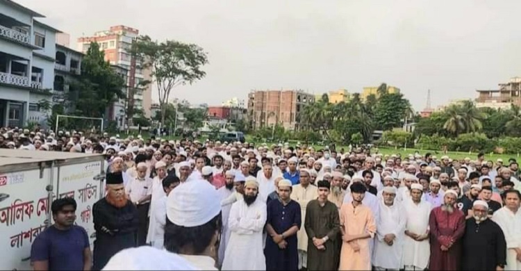 কবির বকুলের মায়ের জানাজা ও দাফন সম্পন্ন