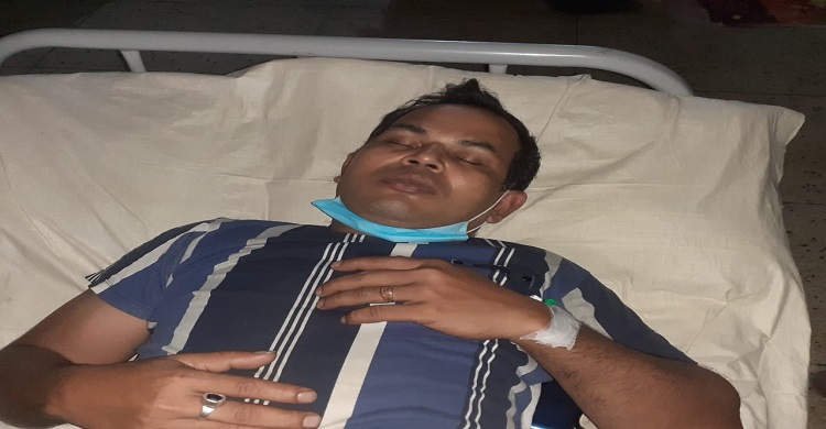 পুরানবাজারে থাই অ্যালুমিনিয়াম ব্যবসায়ির উপর সন্ত্রাসী হামলা