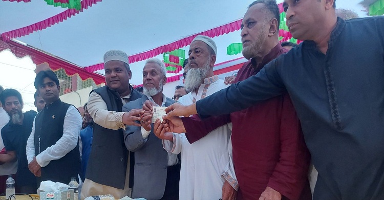 ফরিদগঞ্জের শোল্লায় আওয়ামীলীগের সদস্য সংগ্রহ ও নবায়ন উৎসব