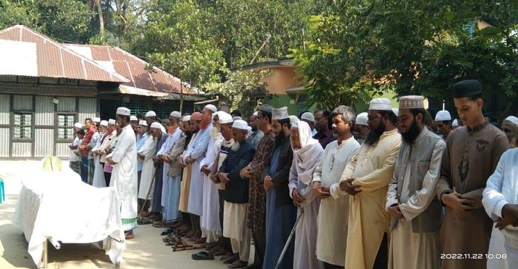 সড়ক দুঘটনায় নিহত স্কুল শিক্ষিকার দাফন সম্পন্ন