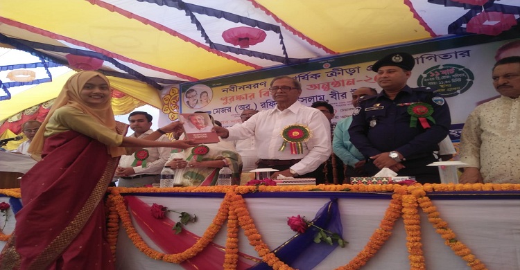 লক্ষ শহীদের রক্তের বিনময়ে এই দেশ গড়া তাদের রক্ত তোমাদের শরীরে বহমান-মেজর (অবঃ) রফিকুল ইসলাম বীর উত্তম এমপি