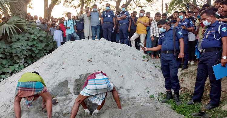 হাজীগঞ্জে পচা গন্ধে মিললো নিখোঁজ কিশোরের গলিত লাশ