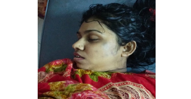 শাহরাস্তিতে স্ত্রীকে খুন করে পালিয়েছে পাষন্ড স্বামী