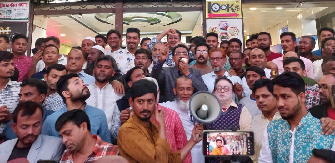 মেজর রফিক নৌকা মনোনয়ন পাওয়ায় হাজীগঞ্জে আনন্দ মিছিল