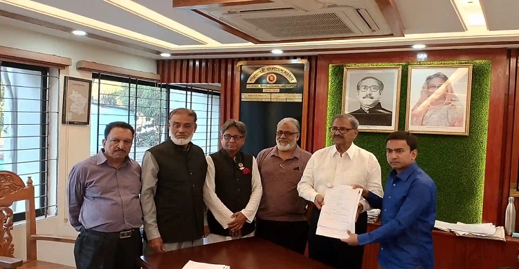 মনোনয়নপত্র দাখিল করেছেন রফিকুল ইসলাম বীর উত্তম