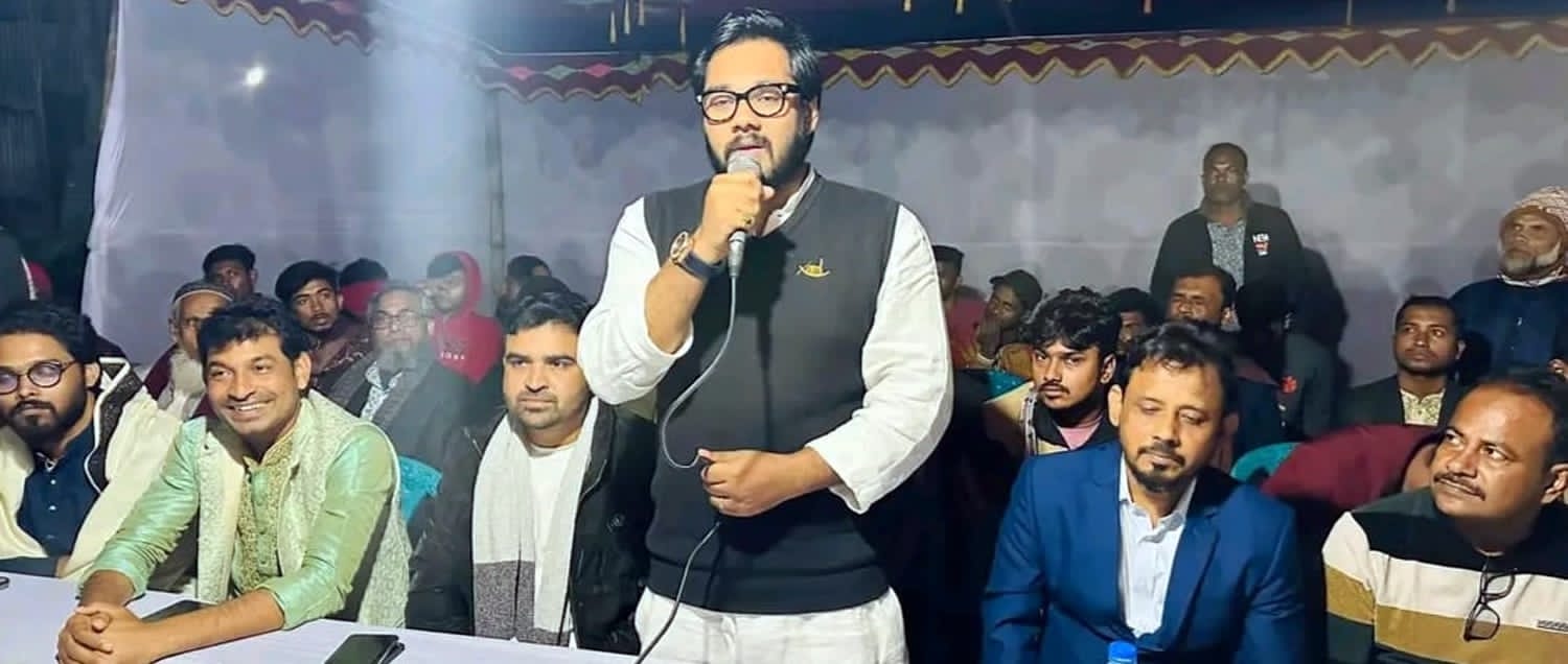 মতলবের পশ্চিম সুজাতপুর নাইট মিনি ক্রিকেট টুর্নামেন্ট উদ্বোধন করেলন ব্যারিস্টার আশফাক চৌধুরী মাহি