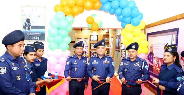 পুলিশ সুপার কার্যালয়ে বঙ্গবন্ধু গ্যালারি ‘চেতনার বাতিঘর’ উদ্বোধন