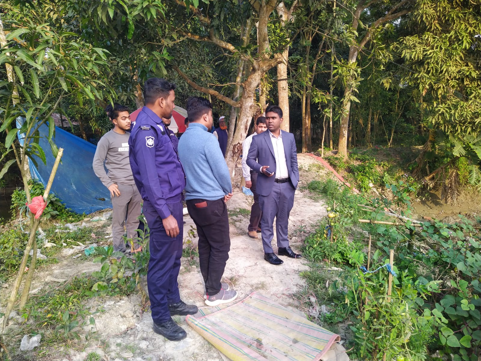 হাজীগঞ্জে অবৈধ ড্রেজার পরিচালনার দায়ে ১ লাখ টাকা জরিমানা