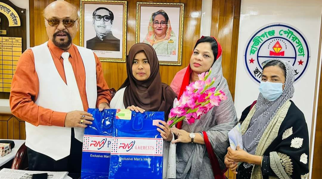 মেডিকেলে চান্স পাওয়া শিক্ষার্থীর পাশে মেয়রের সহধর্মিণী