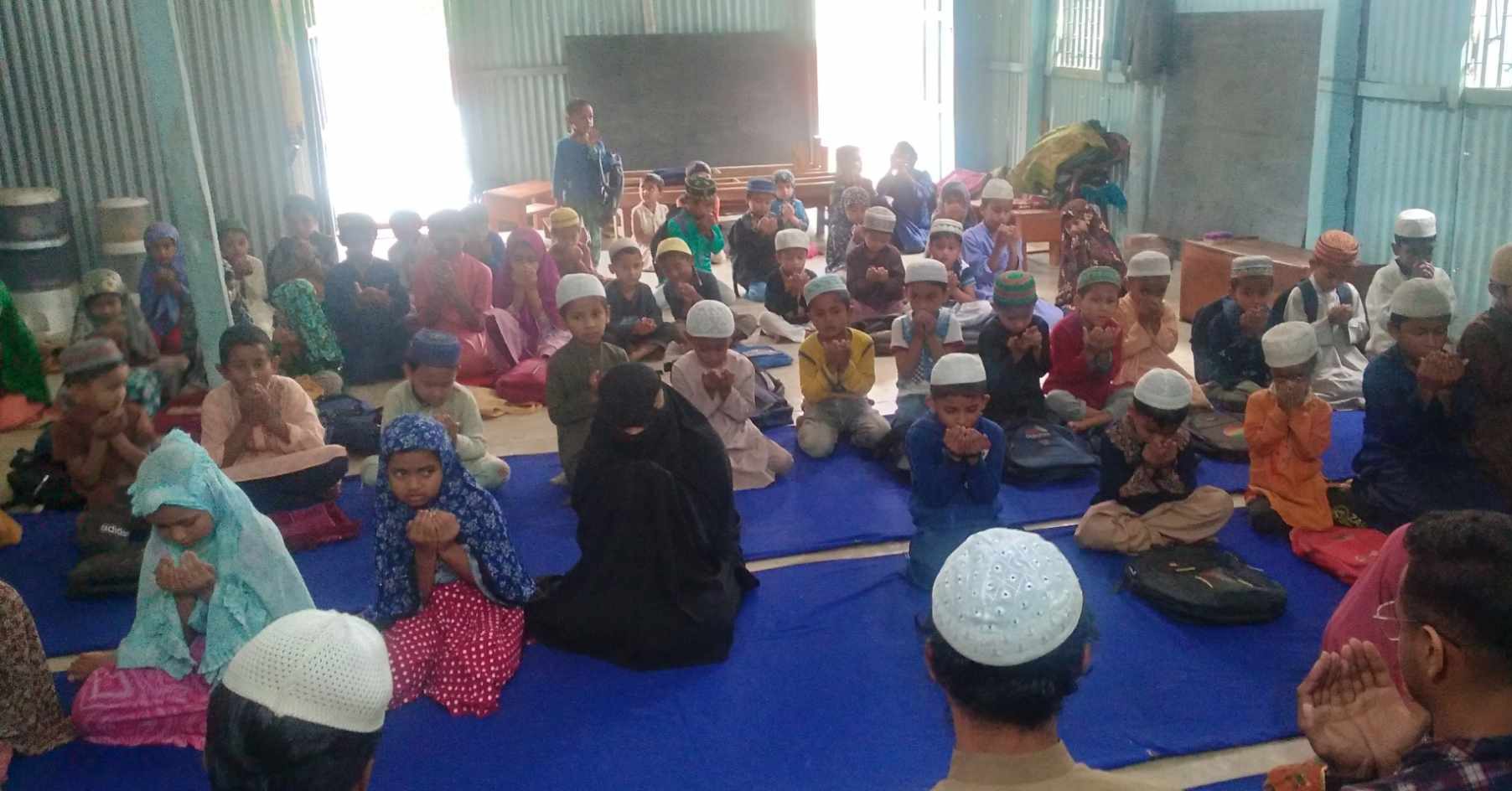 দারুল কোরআন সাবিলুন নাযাত মাদ্রাসায় শহীদদের কোরআন খতম ও দোয়া