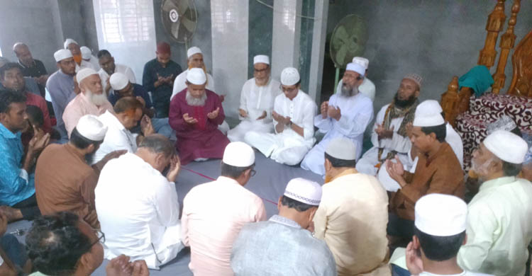 চাঁদপুর পৌরসভার মেয়র জিল্লুর রহমান জুয়েলের পিতার প্রথম মৃত্যুবার্ষিকী পালিত