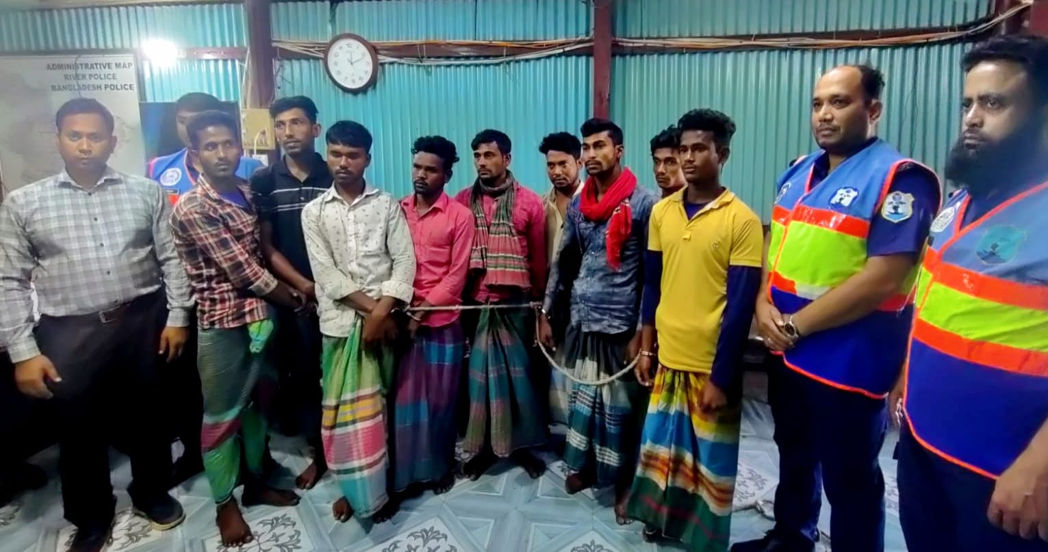 চাঁদপুরে জাটকা ধরায় ৯ জেলেকে বিভিন্ন মেয়াদে সাজা