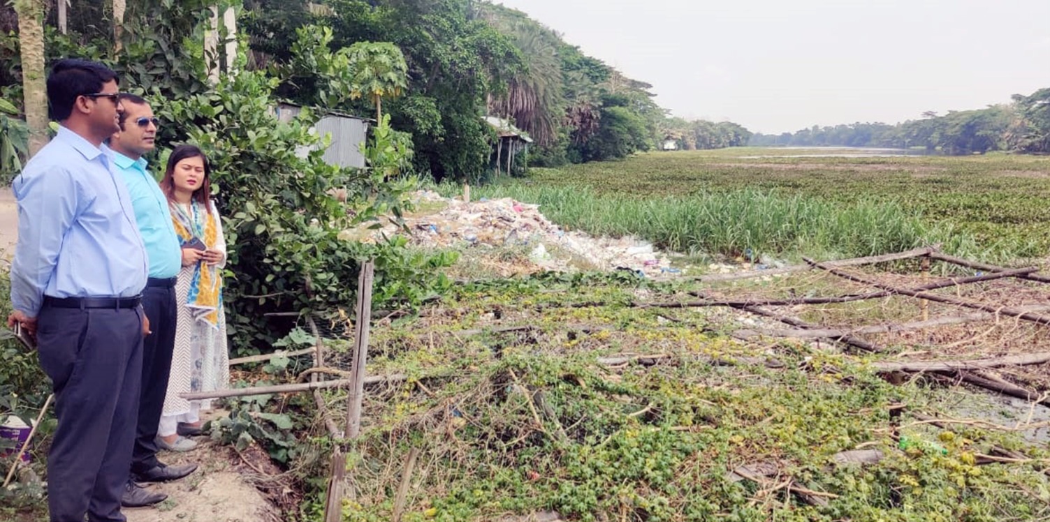 ডাকাতিয়া নদী কচুরিপানামুক্ত করতে শীঘ্রই ব্যবস্থা : জেলা প্রশাসক