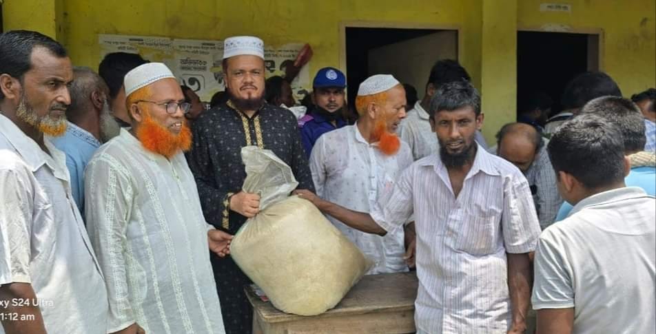 চাঁদপুর চান্দ্রায় ভিজিএফ’র জেলে চাল বিতরণ