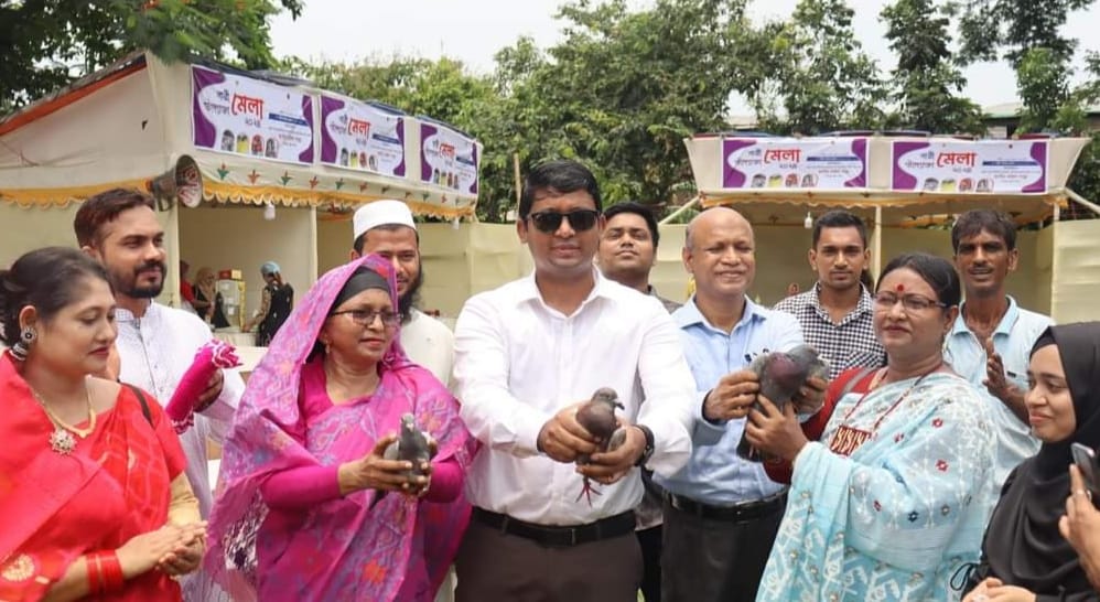 চাঁদপুরে নারী উদ্যোক্তাদের ঈদ মেলা উদ্বোধন করলেন জেলা প্রশাসক