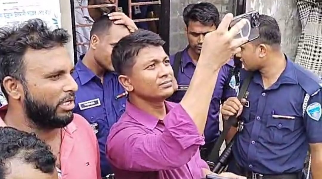 সফরমালী গরুর হাট ভেঙে দিয়েছে প্রশাসন