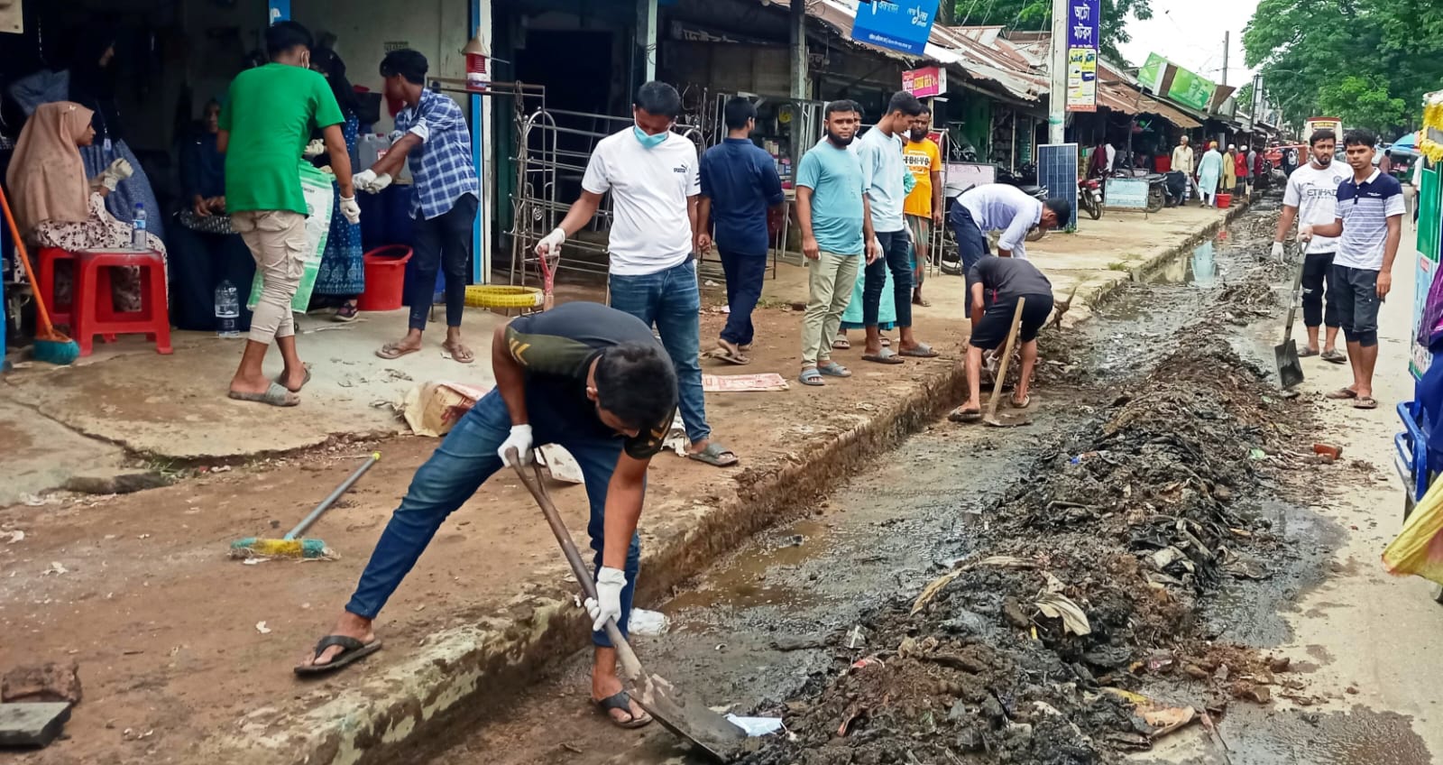 কচুয়ার রহিমানগরে পরিচ্ছন্নতা কর্মসূচি