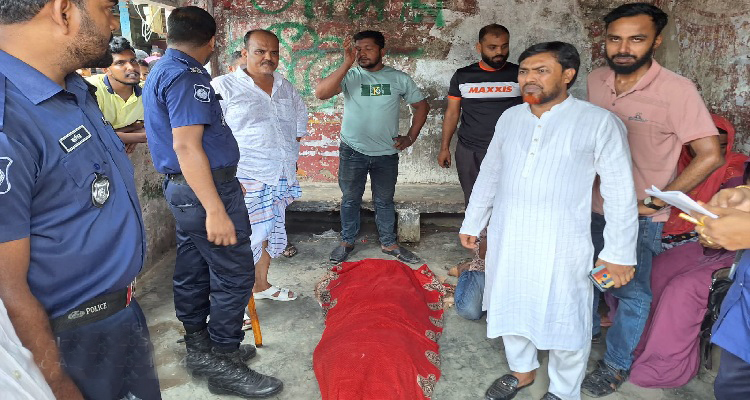 হাজীগঞ্জে বাস চাপায় কলেজ শিক্ষার্থী নিহত