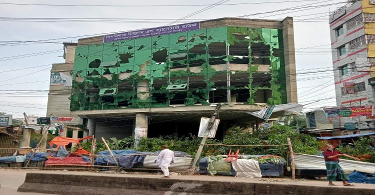 হাজীগঞ্জে ১ বাড়ি ১ গ্রামের রক্তক্ষয়ী সংঘর্ষের নেপথ্যে যা জানা গেলো