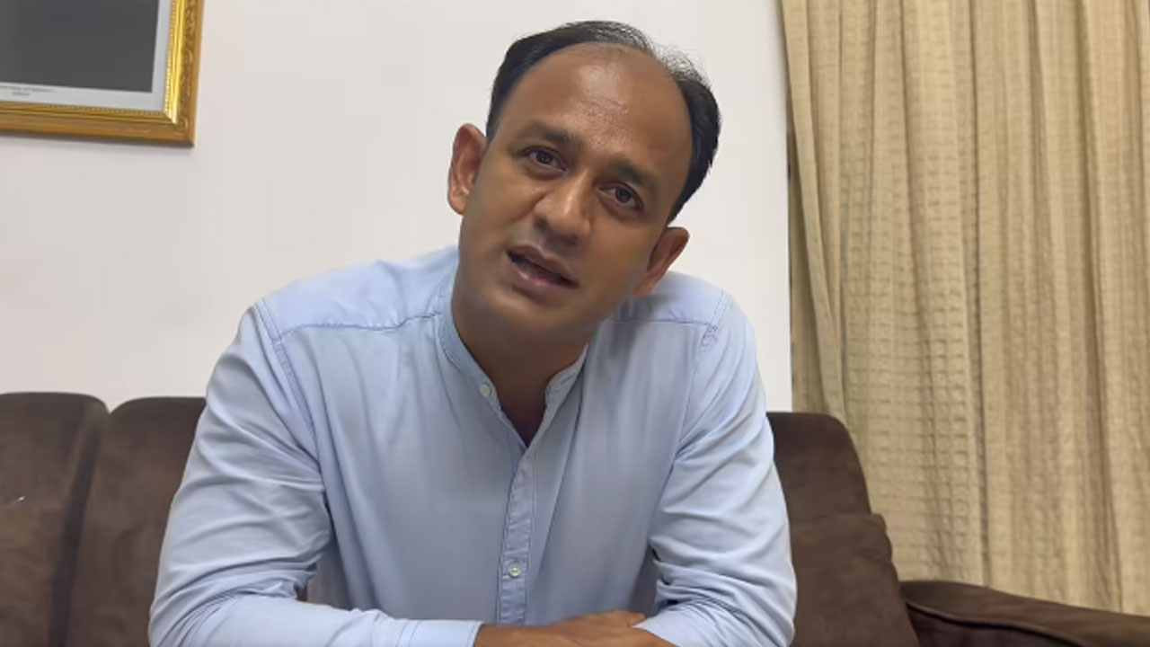 যুবদল নেতা হত্যাচেষ্টা মামলা : ব্যারিস্টার সুমনের ১০ দিনের রিমান্ড চায় পুলিশ