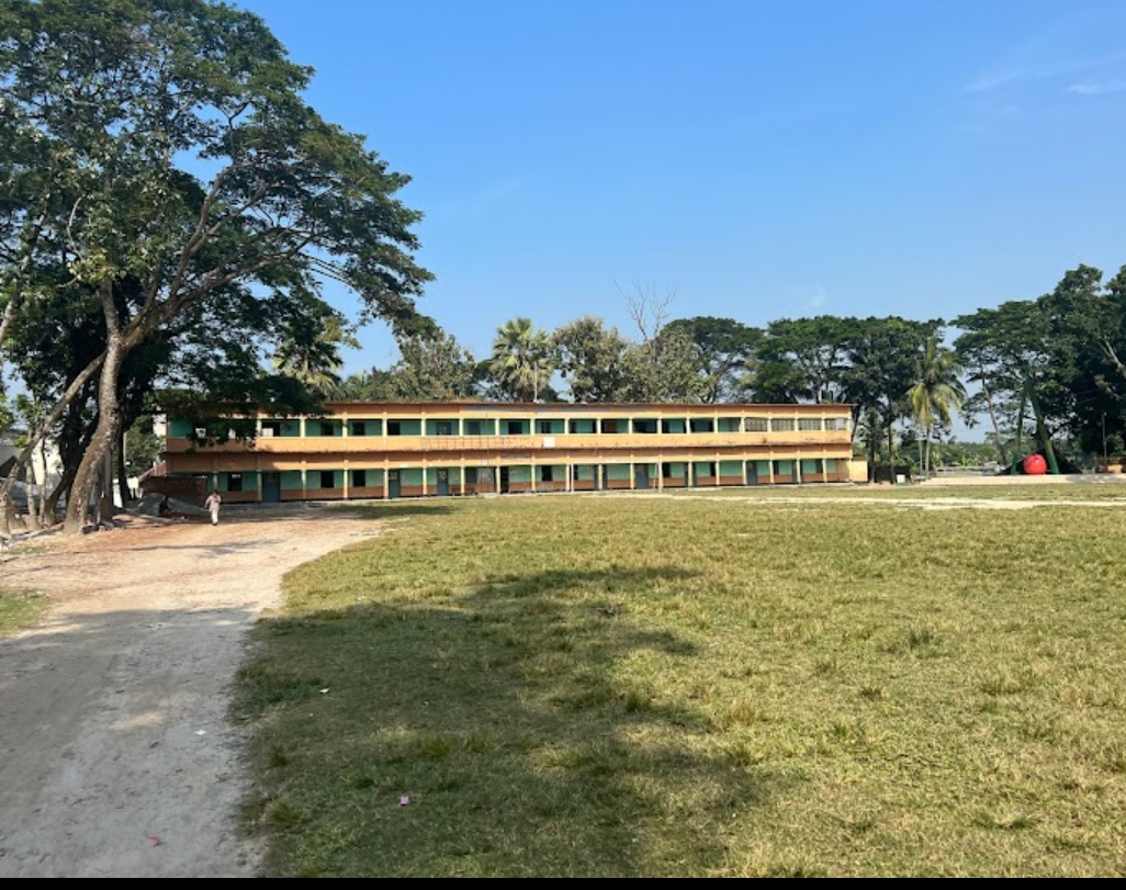 সরকারি উচ্চ বিদ্যালয়ে অতিরিক্ত বেতন আদায়ের অভিযোগ!