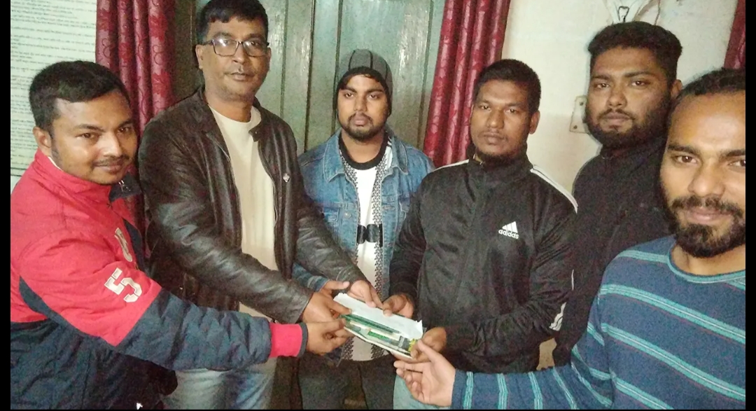ওমরাহ ভিসা থাকায় সেই মা-ছেলের পাসপোর্ট ফিরিয়ে দিল ছিনতাইকারী