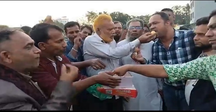 গ্রেনেড হামলা মামলায় তারেক রহমানের খালাসে ছেংগারচর মিষ্টি বিতরণ ও আনন্দ মিছিল