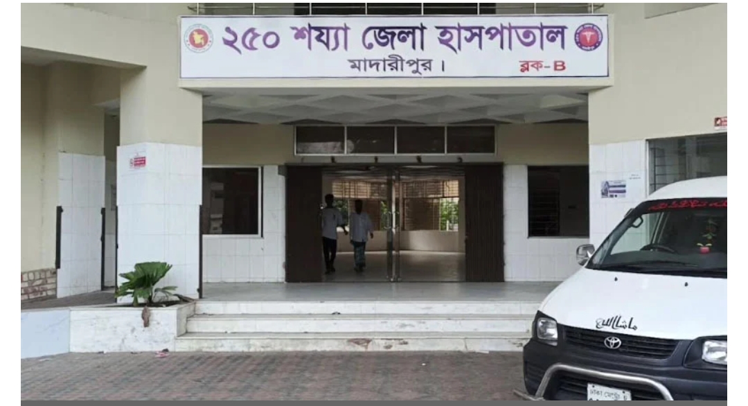 কিশোর গ্যাংয়ের দুই গ্রুপের সংঘর্ষে ৬ পুলিশ সদস্যসহ আহত ২০