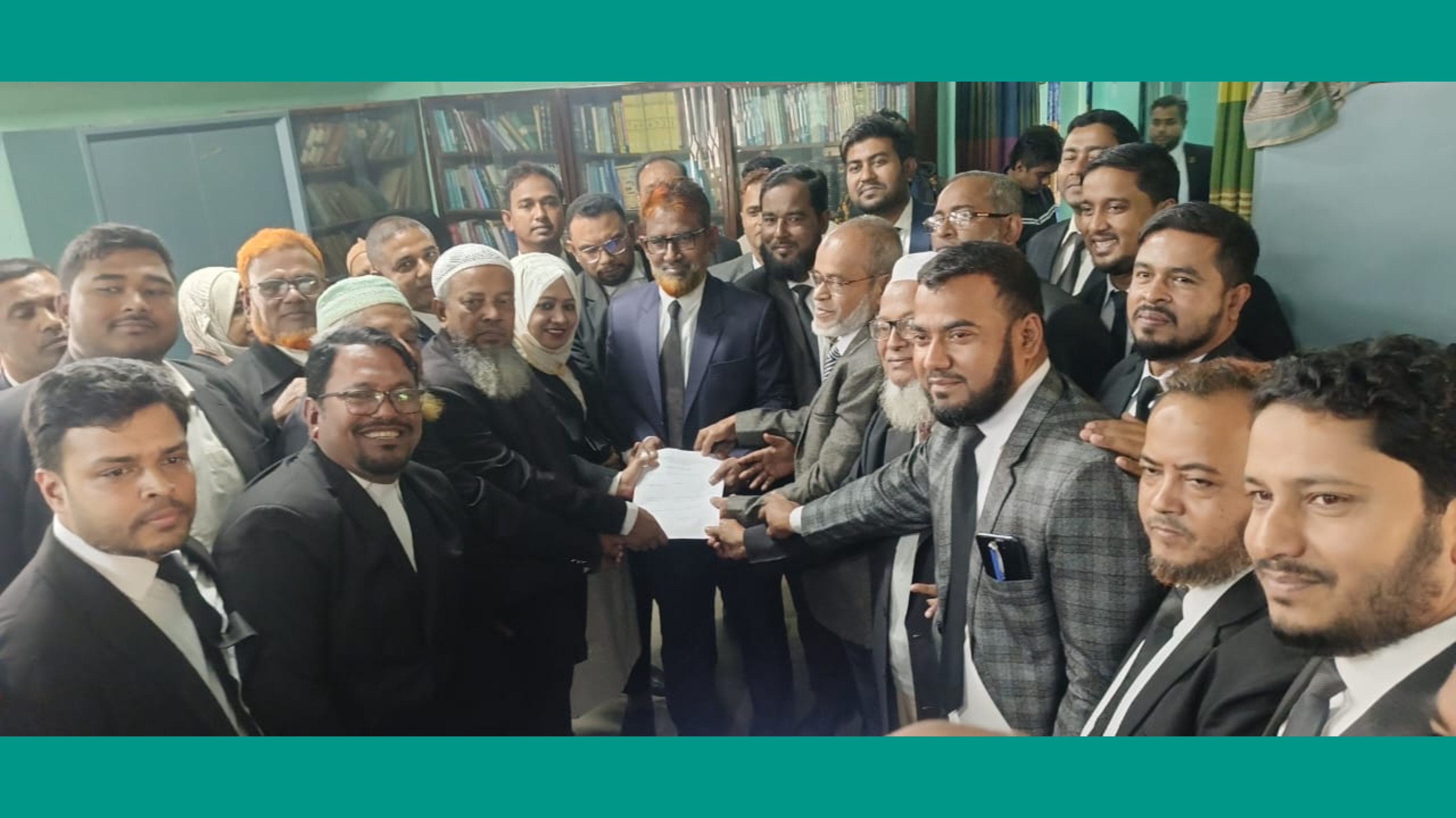সমমনা আইনজীবী ঐক্য প্যানেলের মনোনয়নপত্র দাখিল : আওয়ামী লীগ সমর্থিত কেউ মনোনয়নপত্র জমা দেয় নি