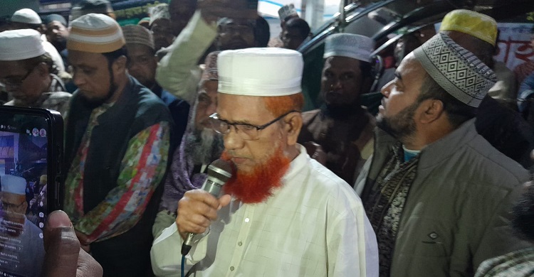রামপুরের হুজুরের পাশে চিরনিদ্রায় শায়িত হলেন অধ্যক্ষ আবু জাফর অসংখ্য সুন্নী জনতা শোকে মুহ্যমান