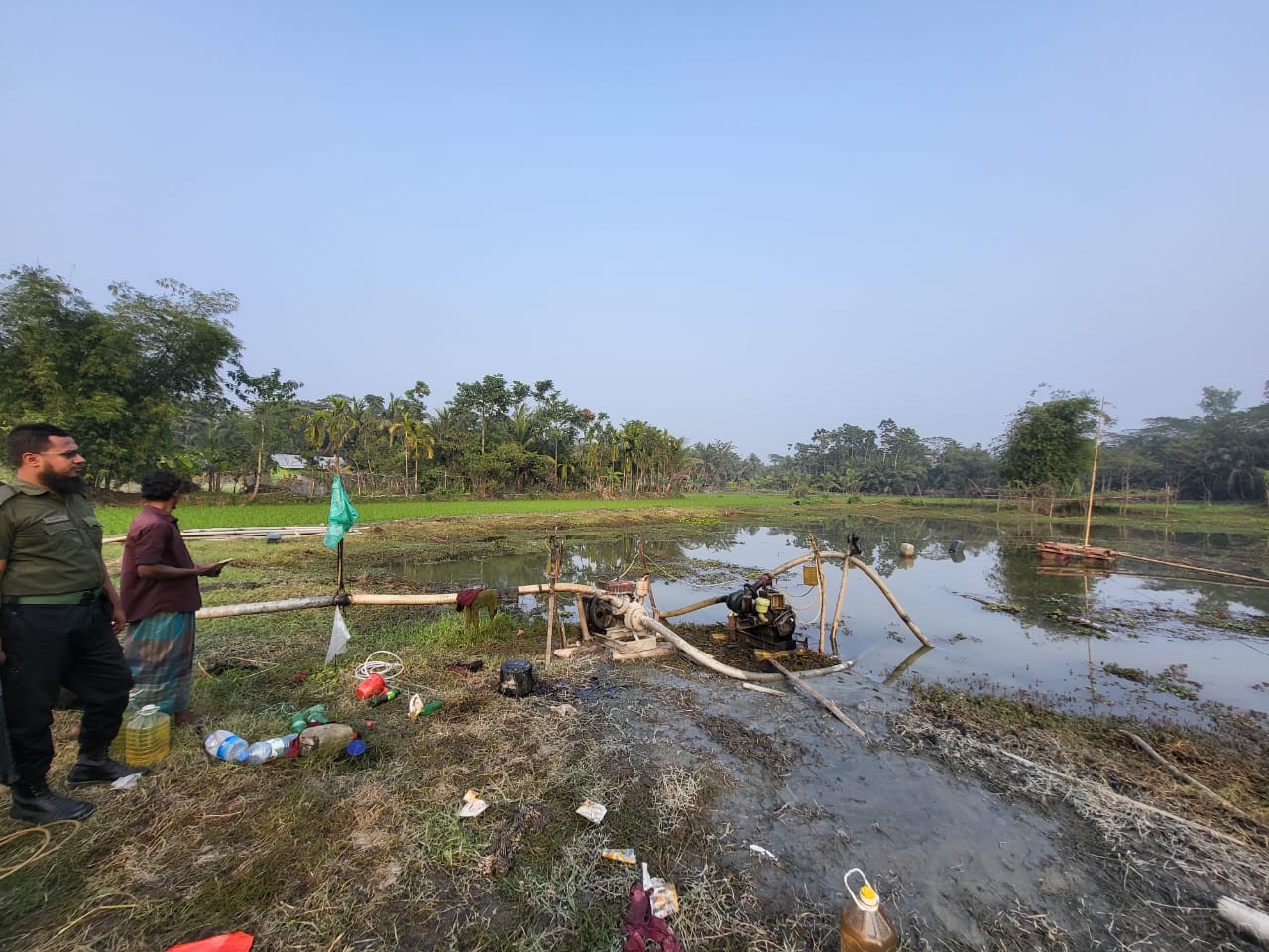 ফসলি জমি থেকে বালু তোলায় লাখ টাকা জরিমানা