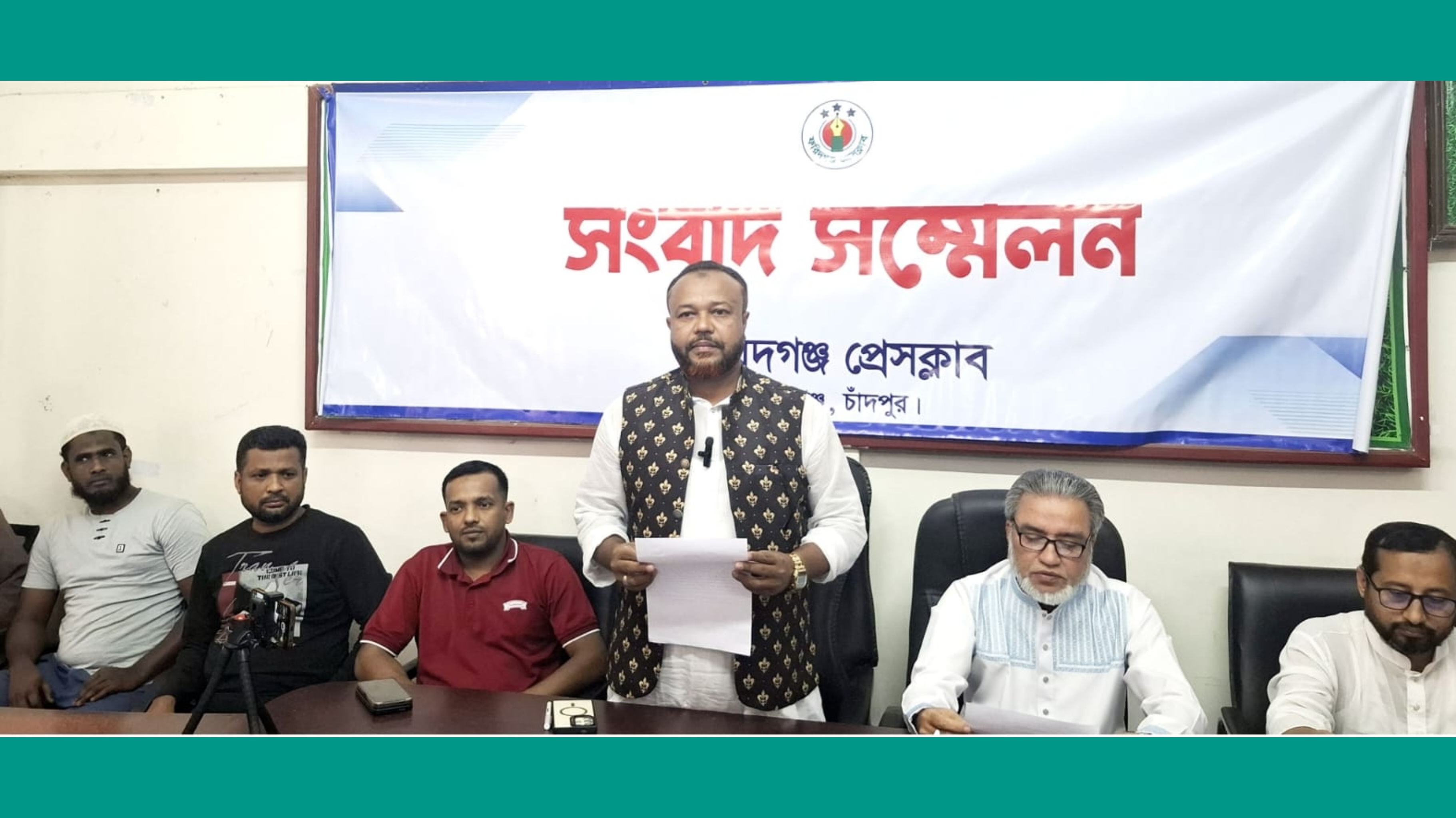 গল্লাক বাজারে পাবলিক টয়লেট নির্মাণে বাধার অভিযোগ
