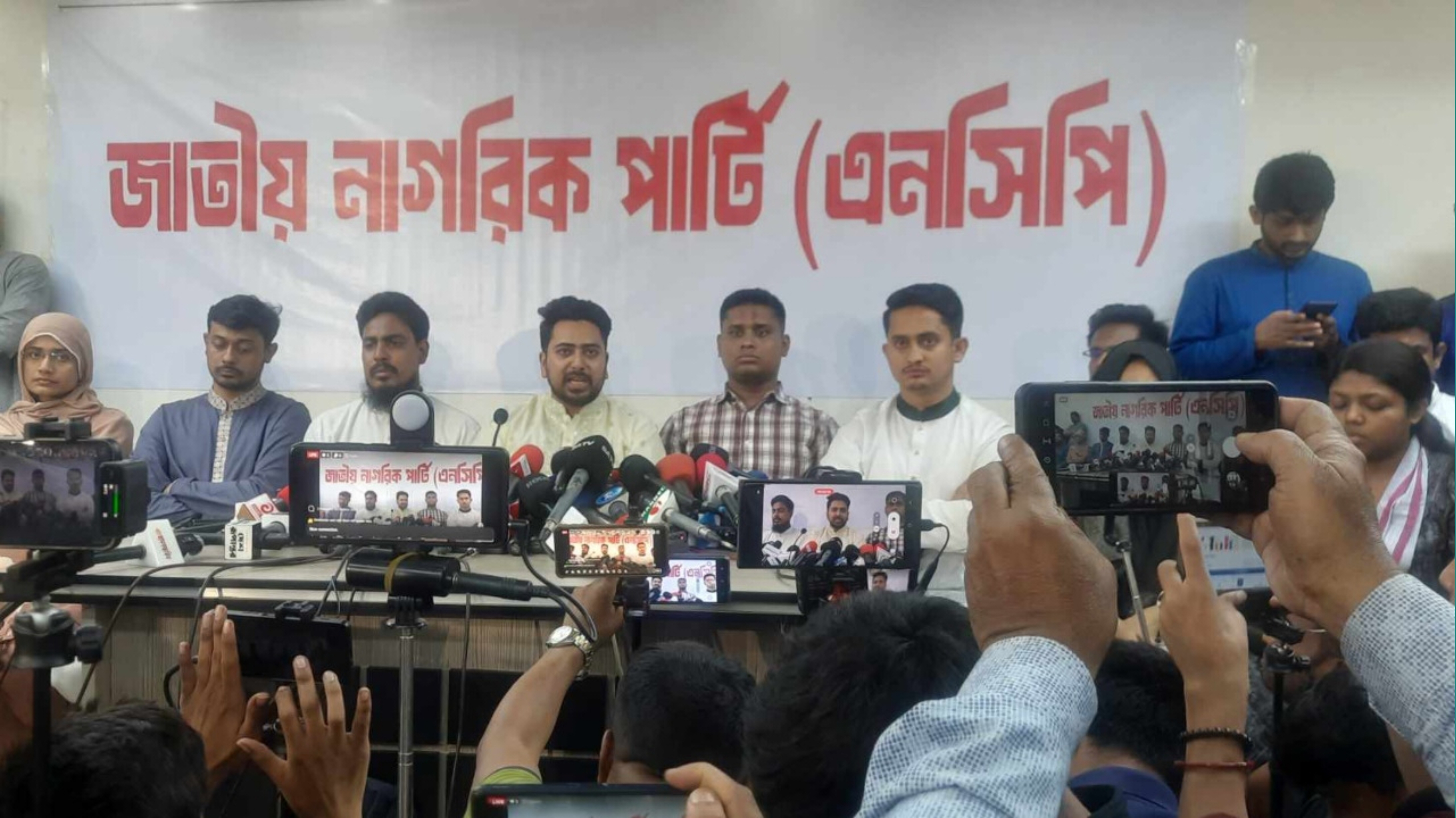 বৈষম্যবিরোধী বা সমন্বয়ক’ পরিচয়ের এখন কোনো অস্তিত্ব নেই : নাহিদ
