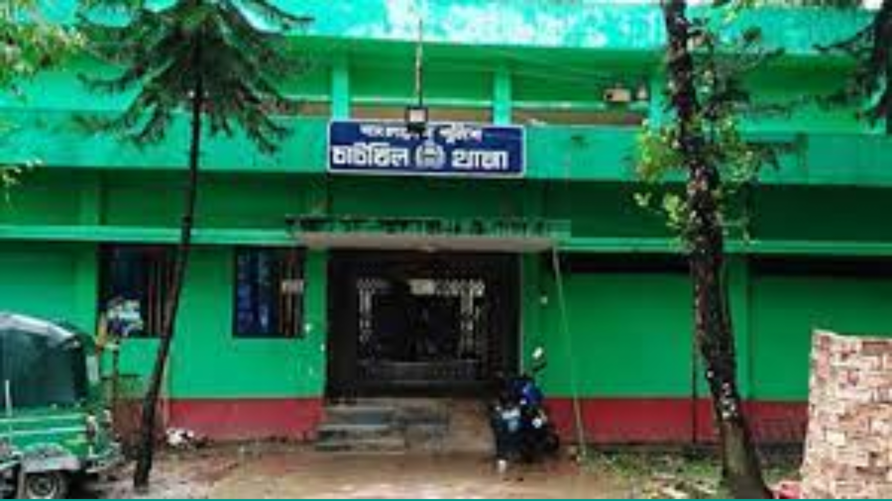 মা মোবাইল ফোন ভেঙ্গে ফেলায় মেয়ের আত্মহত্যা