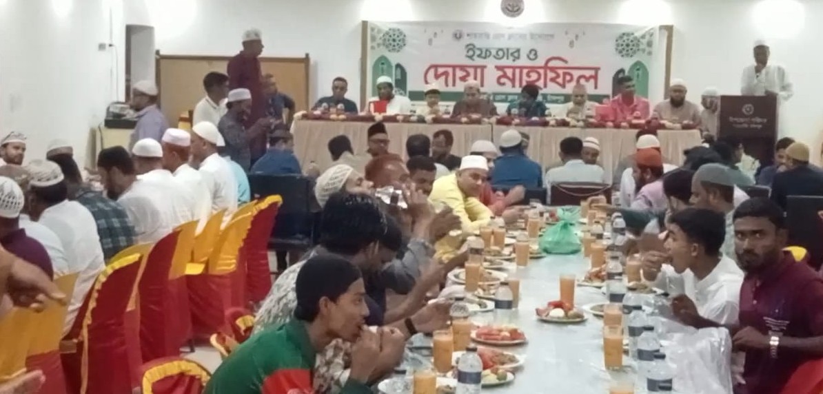 শাহরাস্তি প্রেসক্লাবের ইফতার মাহফিল