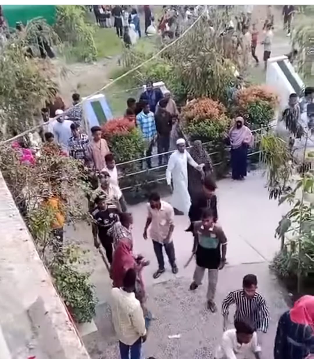 ছাত্রদলের নেতা-কর্মীদের বিরুদ্ধে বিনোদন কেন্দ্রে হামলার অভিযোগ।। পুলিশসহ আহত ৭