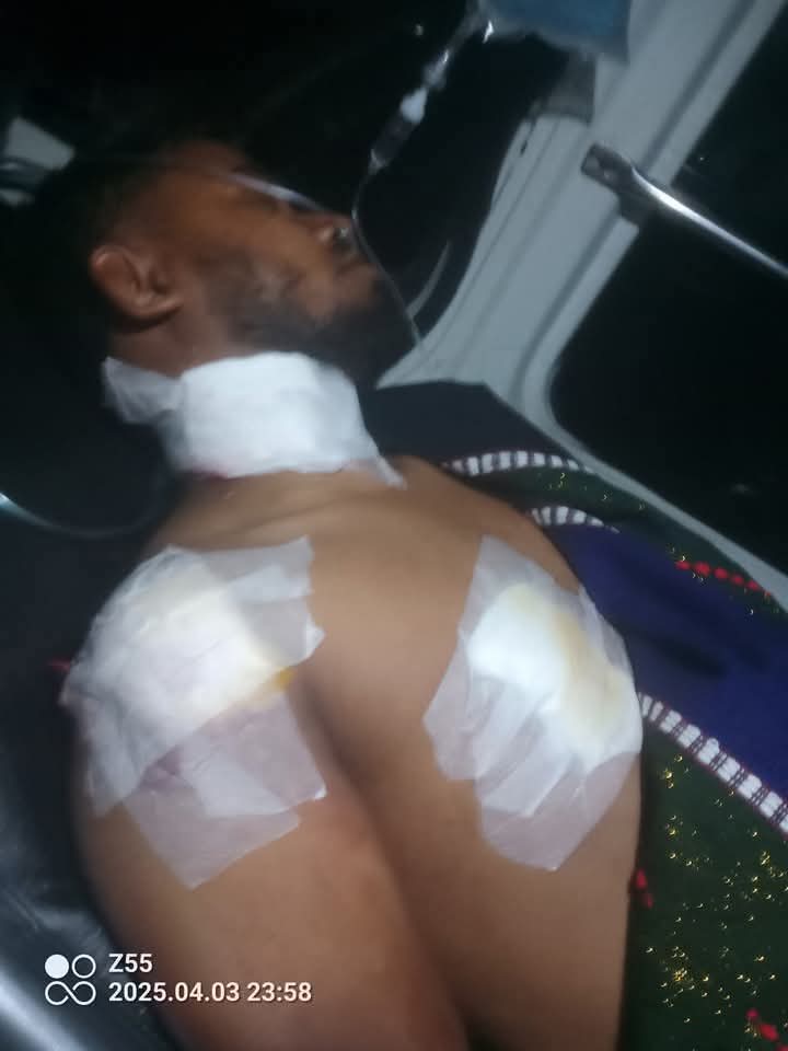 তুচ্ছ ঘটনায় ছাদে ডেকে নিয়ে বন্ধুকে ছুরিকাঘাত