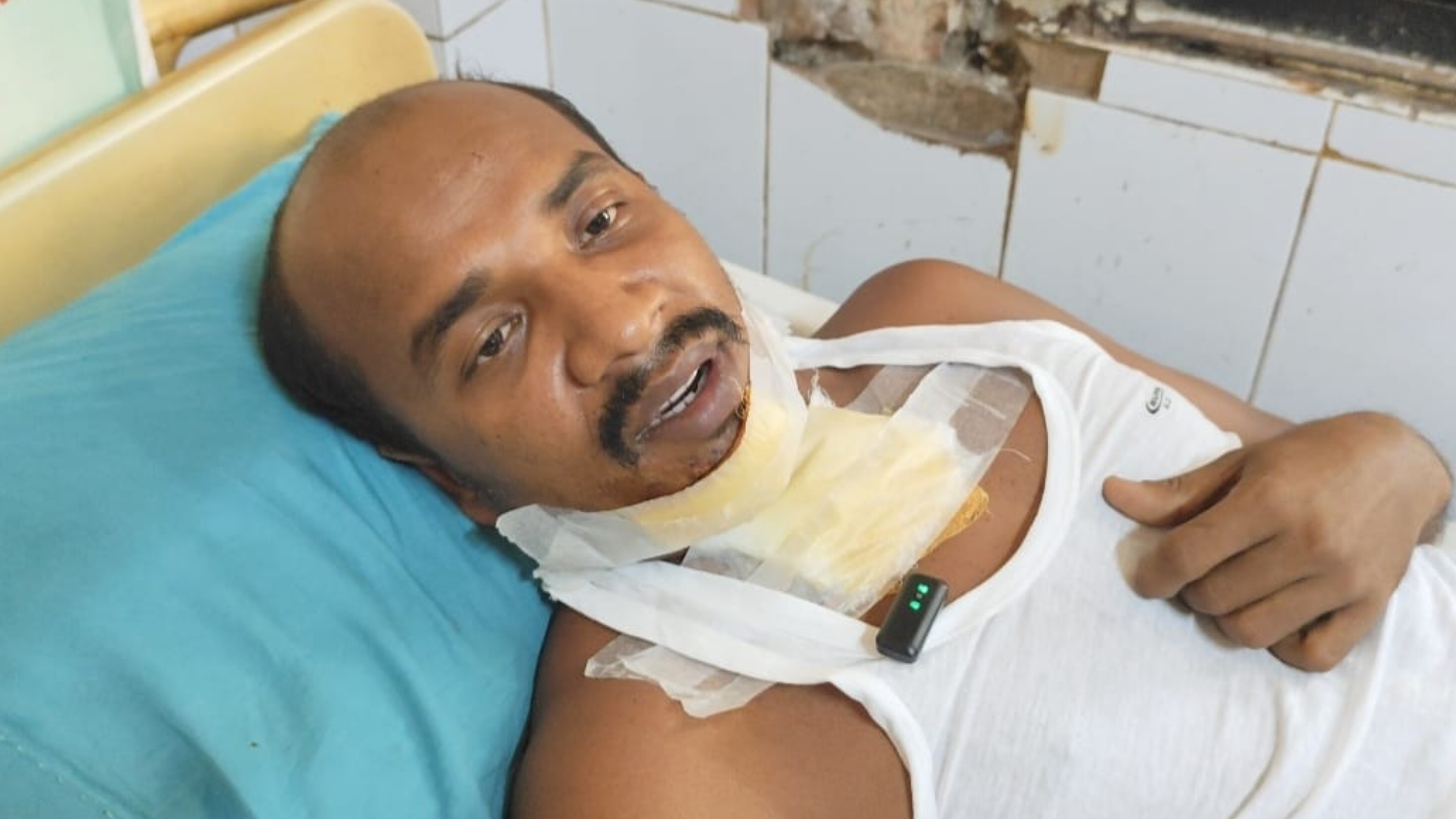 চালকের সাহসিকতায় বাঁচলো ৪০ বাস যাত্রীর প্রাণ