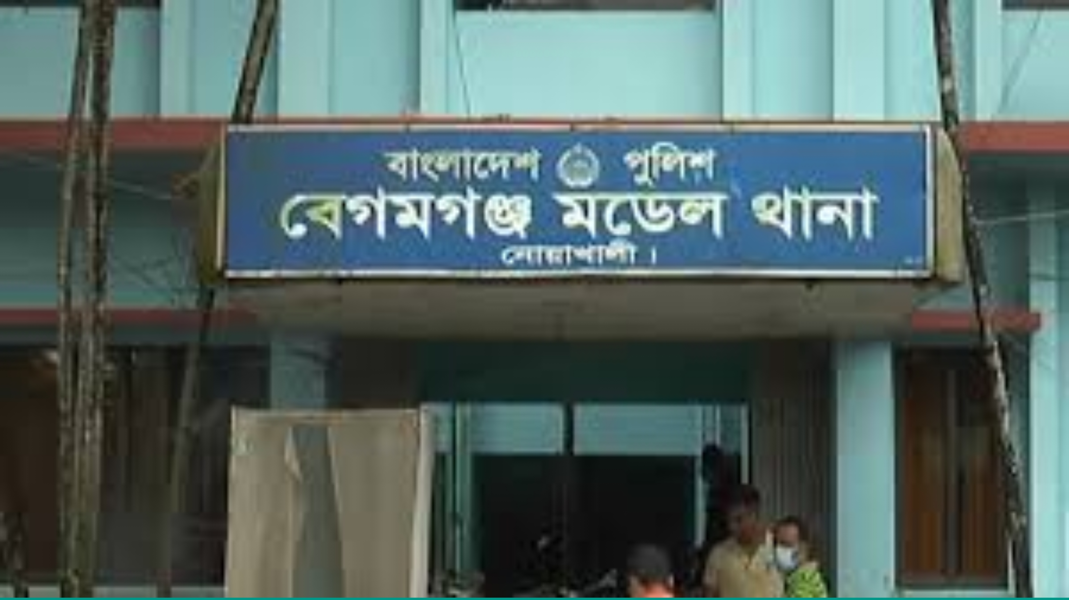 মেলায় অন্তঃসত্ত্বা স্ত্রীকে জবাই করে হত্যা করলো স্বামী