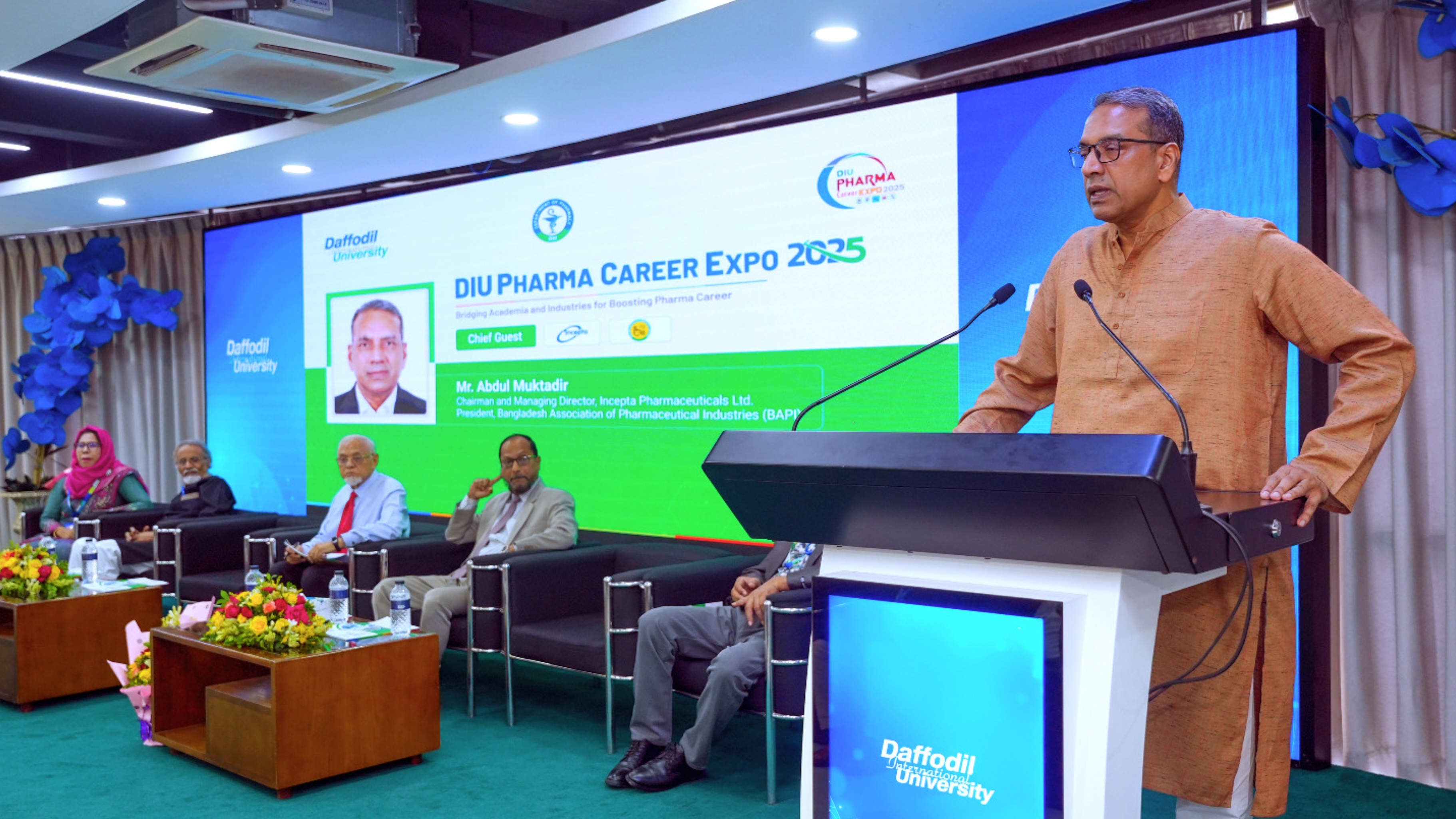 ড্যাফোডিল ইন্টারন্যাশনাল ইউনিভার্সিটিতে দুদিনব্যাপী ‘ডিআইইউ ফার্মা ক্যারিয়ার এক্সপো-২০২৫’ সমাপ্ত