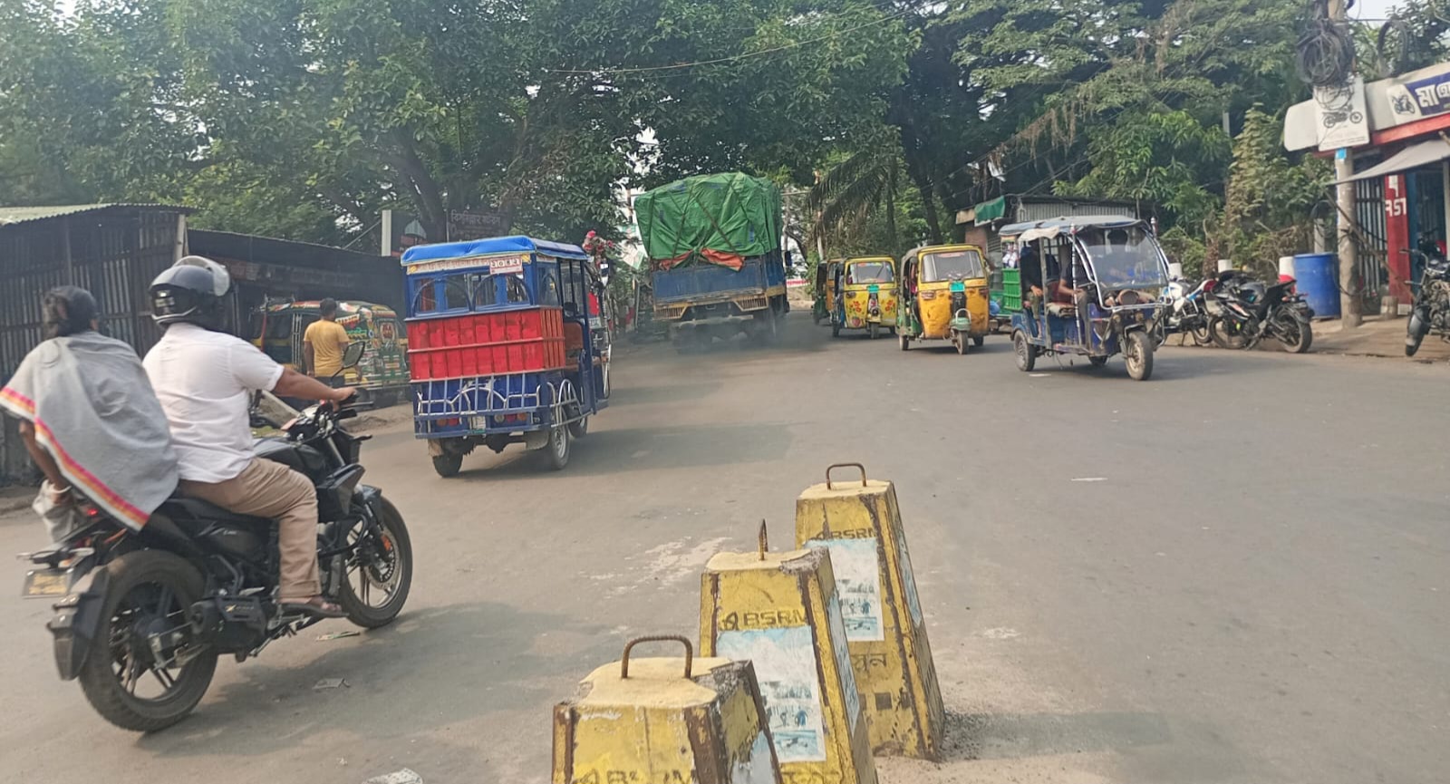 পুরাণবাজার ব্রিজ ও দোকানঘর-হরিণা রাস্তা সংস্কারে জনমনে স্বস্তি