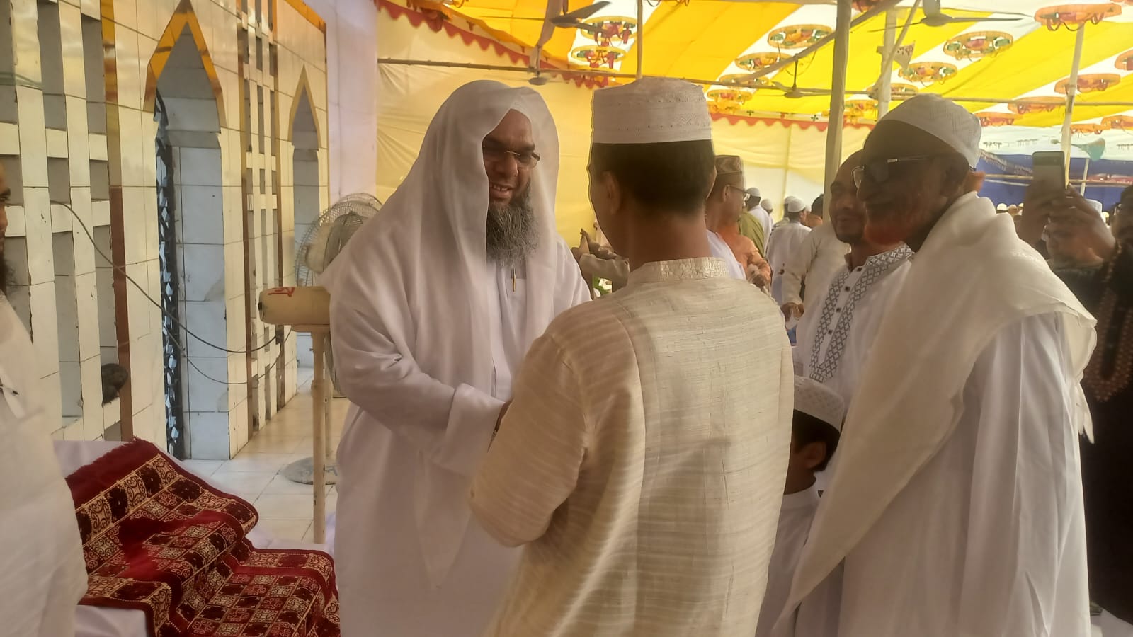 আল্লাহর জন্যে পশু কোরবানি দিতে হয়, অন্য উদ্দেশ্যে নয়
