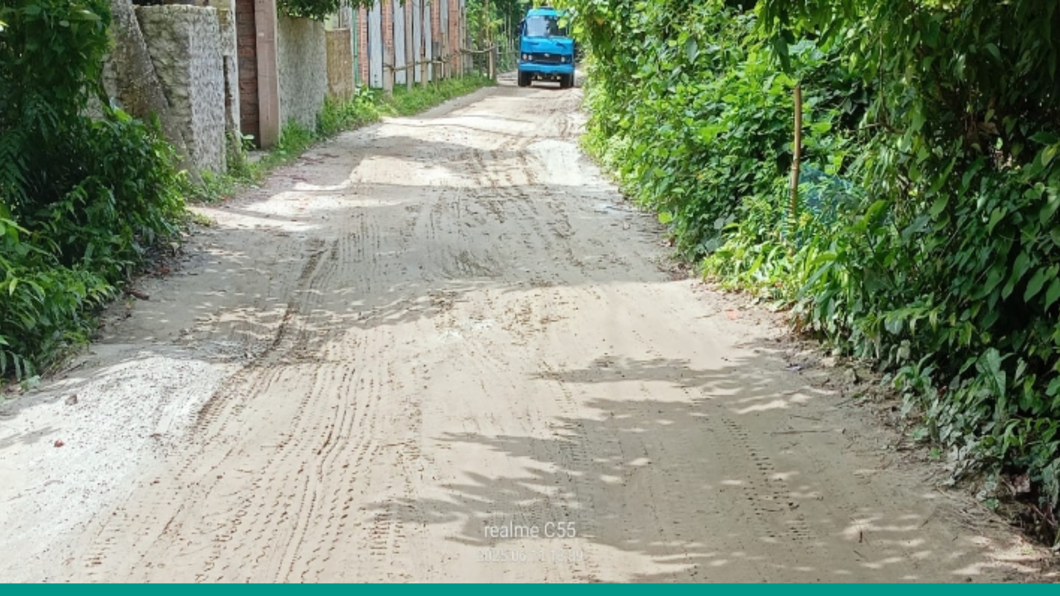 যাতায়াত ব্যবস্থা ভালো না থাকায় আত্মীয়তাও করে না কেউ!